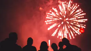 Опасные салюты: как не попасть в больницу в Новый год