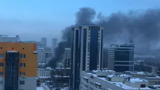 Черный дым над столицей: пожар сняли на видео в Нур-Султане