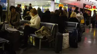 Пассажиры устроили бунт в аэропорту Алматы из-за задержки рейсов