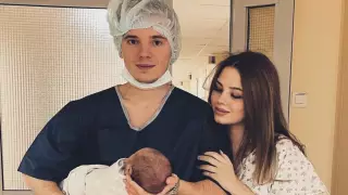 Внучку Валерии назвали необычным именем и показали ее первое фото