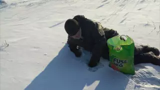 Замерзающего на кладбище мужчину спас сотрудник колонии