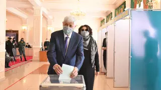 Аким Алматинской области проголосовал на выборах