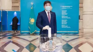 Байбек проголосовал на выборах