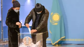 Выборы в Казахстане: явка на 16.00 составила 52,5 процента