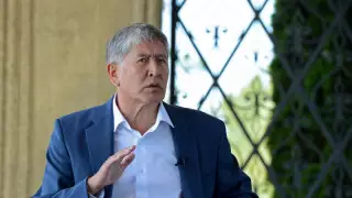 Выборы президента в Кыргызстане. Алмазбек Атамбаев бросил пустой бюллетень