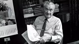 Сапарбаев поручил рассмотреть предложение об установке памятника Кунаеву