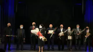 Актоты Раимкулова поздравила с 95-летием театр имени Мухтара Ауэзова