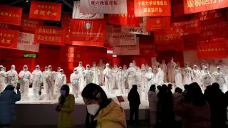 В Китае впервые за 8 месяцев умер зараженный коронавирусом