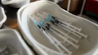 23 человека скончались после прививки ковид-вакциной Pfizer в Норвегии