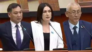 Новые депутаты поклялись служить народу Казахстана