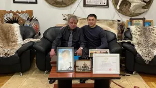 "Студенты должны знать фауну" - академия туризма о шкурах в "кабинете" директора