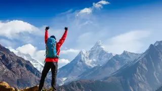 Эверест открыли для туристов спустя долгое время