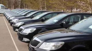 Количество служебных авто для чиновников сократят в Казахстане