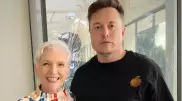 Мать Илона Маска рассказала о его трудном детстве