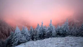 Сильный ветер и гололед. Штормовое предупреждение объявлено в Казахстане