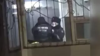 Драка шымкентских полицейских на посту попала на видео