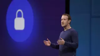 Facebook сократит количество политического контента