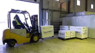 Вакцинация от COVID-19: "Спутник V" привезли в Казахстан