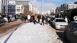 Пробки образовались в Нур-Султане из-за открытия магазина