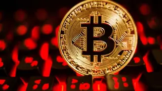 Биткоин три раза за несколько часов обновлял рекорд стоимости