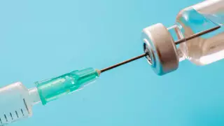 Вакцину AstraZeneca будут модифицировать