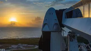 SpaceX запустит модули для лунной станции в 2024 году