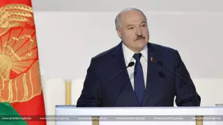 "Зараза опять ко мне пришла". Лукашенко закашлялся во время выступления