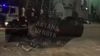 Авто перевернулось в Нур-Султане после столкновения с Land Cruiser