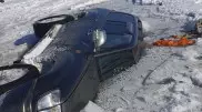 Авто с рыбаками провалилось под лед в ВКО