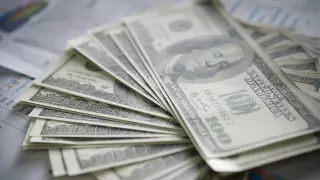 Назван официальный курс доллара на 16 февраля