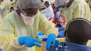 Вакцинация от Эболы началась в Конго