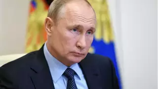 Путин предложил подумать о введении талонов для бедных