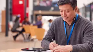 "Пришли не за знаниями". Вице-министр высказался о вузах со студентами старше 30