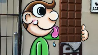 "Шоколад из кирпичей и Ктулху из шлангов". 15 иллюстраций, оживляющих скучные городские виды