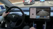 Tesla отзывает тысячи авто из-за проблем со встроенной памятью