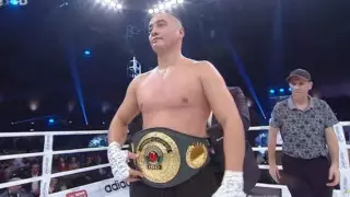 Казахстанский супертяж нокаутировал "Годзиллу"