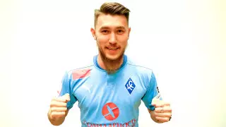 Нападающий сборной Казахстана официально перешел в российский клуб