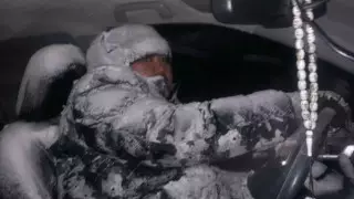 "Заснеженный" полицейский из Костанайской области удивил Казнет