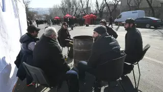 Оппозиционеры провели вторую ночь у парламента в Ереване