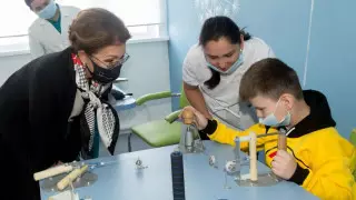 Дарига Назарбаева посетила реабилитационный центр "Қамқорлық" в Таразе