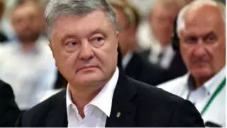 Порошенко назвал непечатным словом вакцину от COVID-19 в Украине