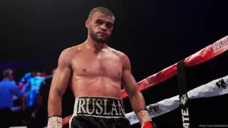 Казахстанский боксер из Golden Boy проиграл бой Зорро