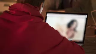 Порно включили школьникам на уроке в Усть-Каменогорске