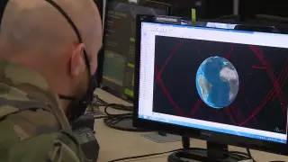 Франция проводит первые военные учения в космосе