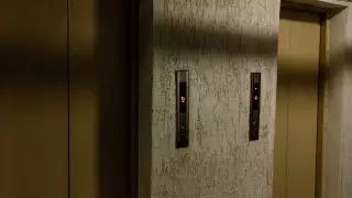 Эксперт объяснил, почему опасно самому выбираться из застрявшего лифта