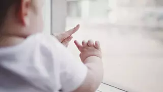 Дети без присмотра: вопрос о наказании родителей обсудят в Казахстане