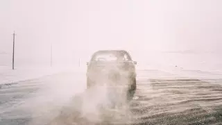 Штормовое предупреждение объявили в нескольких регионах