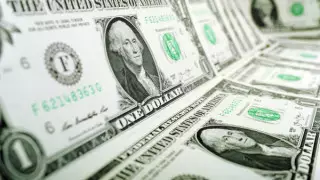 Курс доллара снизился на торгах