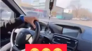 Шокирующие кадры вождения с выездом на встречку сняли лихачи в Караганде