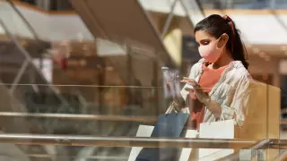 Алматинцев будут вакцинировать в ТРЦ и на рынках - УОЗ